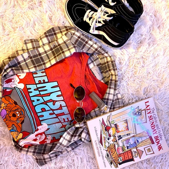 Scooby Doo Graphic Tee - Picture 1 of 3